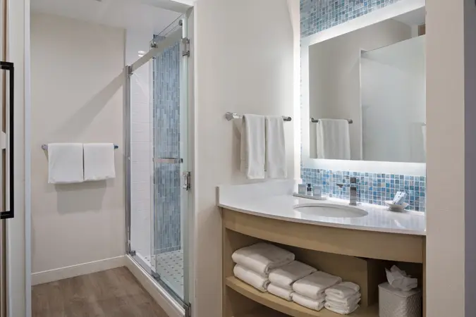 Image for room 2KOQSV - Opal Grand_Standard Shower Bathroom - North Tower - Room 175 KPV 